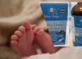 ¡Alerta urgente de la FDA! Retiran el suplemento Baby Sleep Gripe Water por contener alcoholes tóxicos