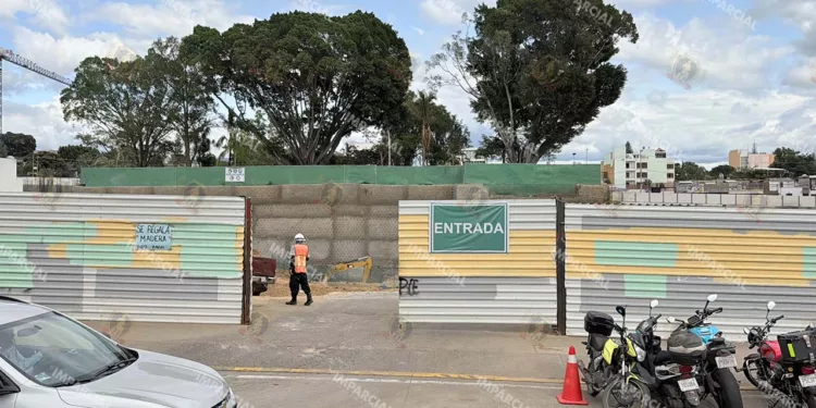 Foto: Adrián Gaytán // Han caído en el olvido las irregularidades en la obra de Fibra Danhos en la colonia Reforma.