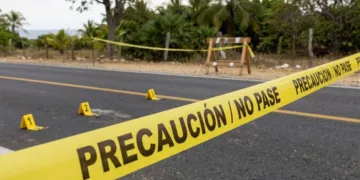 Asesinan a comerciante y esposo de dirigente del PRD, en carretera de la Costa de Oaxaca