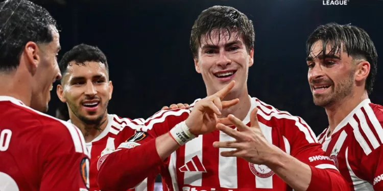 VIDEO | A lo ‘Chicharito’: Armando ‘Hormiga’ González le da el triunfo al Olympiacos en la Europa League