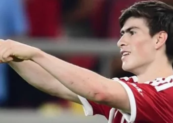 Armando ‘Hormiga’ González se convierte en el futbolista más valioso de la Superliga de Grecia