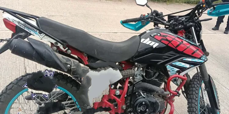 La motocicleta Itálika DM 250 contaba con reporte de robo en Santiago Huajolotitlán.