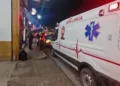 La mujer de 50 años presentó dolores en extremidades y hombros tras el impacto.