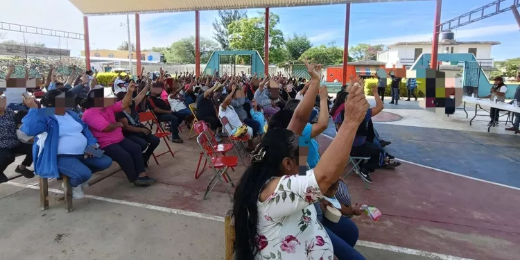 Foto: redes sociales // La comunidad de Emiliano Zapata, en la Villa de Zaachila, determinó llevar a juicio a Sebien en demanda de recursos.