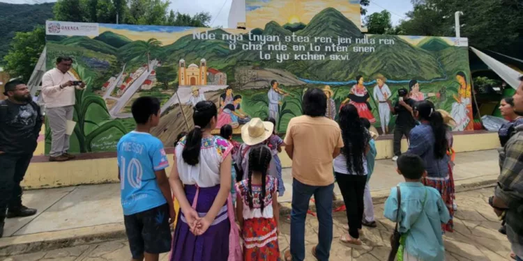 La obra fue inaugurada como parte de las actividades que se realizan en el municipio para acercar las lenguas originarias a las nuevas generaciones.