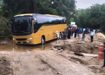 Carreteras destrozadas; negligencia de Cabien