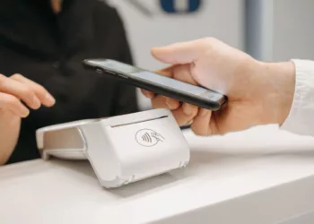 Ley de Economía Digital en México: Avalan reducción gradual del efectivo y pagos con QR