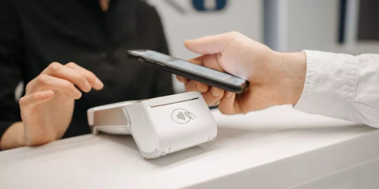 Ley de Economía Digital en México: Avalan reducción gradual del efectivo y pagos con QR