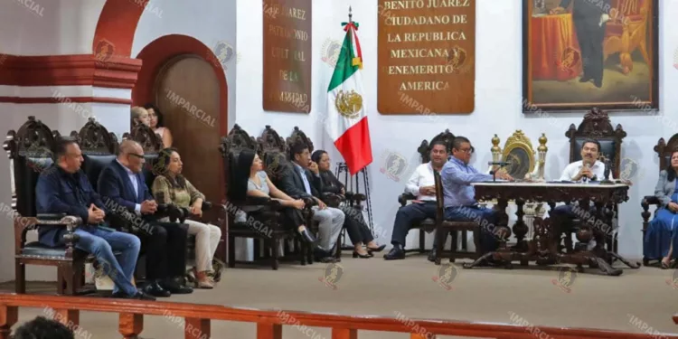 Foto: Adrián Gaytán // Empiezan los jaloneos por encabezar el cabildo capitalino.