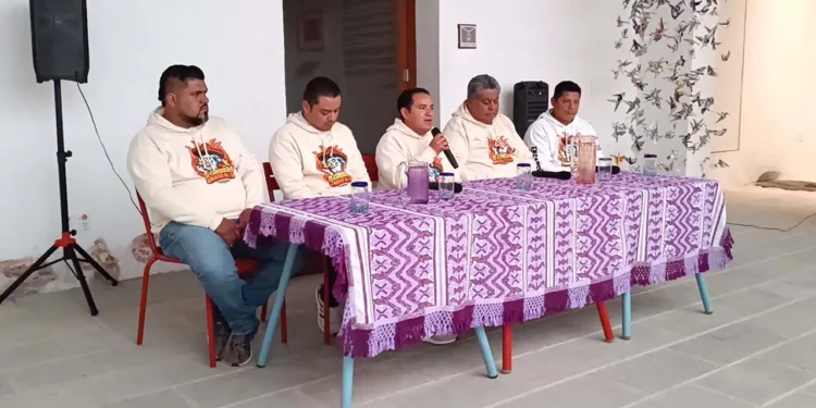 El anuncio ciudadano de la Octava Muerteada del Asombroso Barrio Alto de Villa de Etla.