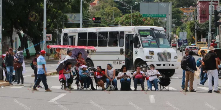 Foto: Adrián Gaytán // Negociadores que no negocian y hoy habrá más afectaciones a la ciudadanía.