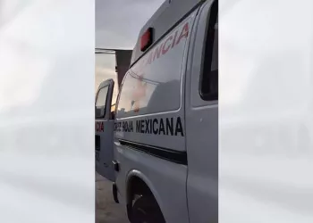 Policías y socorristas atendieron la emergencia durante la madrugada.
