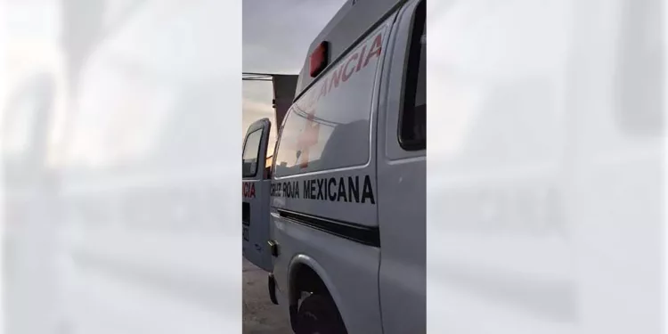 Policías y socorristas atendieron la emergencia durante la madrugada.