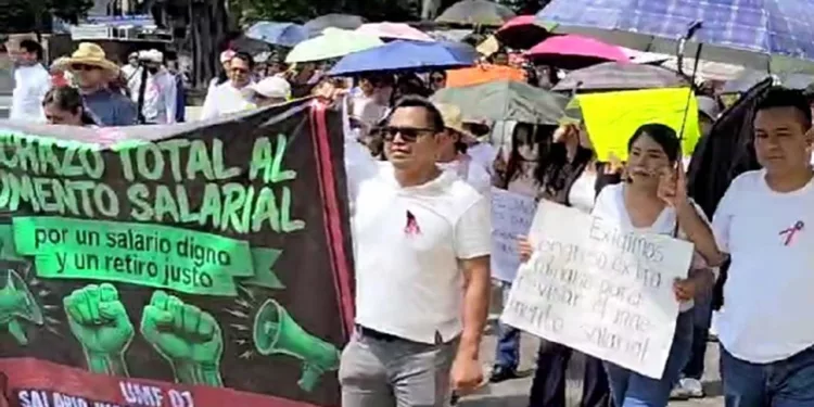 Foto: cortesía // Persisten trabajadores del IMSS-Bienestar en demanda de insumos y medicamentos para atención a derechohabientes.