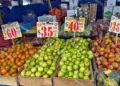 Foto: Adrián Gaytán // Persistente aumento de precios entre frutas y verduras.