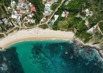 Foto: redes sociales // Promoción de venta de terrenos en la Costa oaxaqueña.