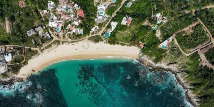 Foto: redes sociales // Promoción de venta de terrenos en la Costa oaxaqueña.