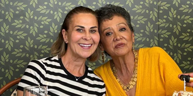Sandy Tarasco y Chely Chirinos  celebran la vida entre amigas
