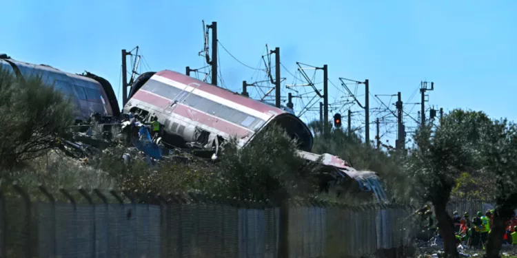 VIDEOS | ¡Tragedia sobre rieles en España! 64 muertos y fallas bajo sospecha tras el choque de dos trenes