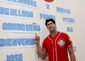 “Tibu” Rodríguez de vuelta en casa; el lanzador de Grandes Ligas visitó la Academia Alfredo Harp Helú
