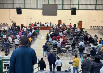 Foto: Cencos 22 // Trabajadores de la educación exigen auditar al IEEPO tras destaparse la cloaca de aviadores en la nómina.