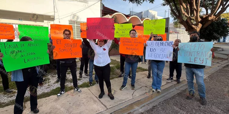 Foto: Adrián Gaytán // Trabajadores despedidos injustificadamente de Radio Cañón.