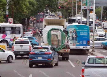 Un ciudadano pierde 175 horas de su vida en el tránsito vehicular en un año.