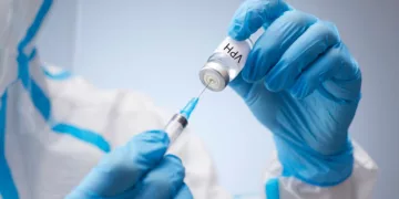 La OMS sugiere aplicar la vacuna contra el VPH a niñas desde los 4 años para prevenir el cáncer de cuello uterino