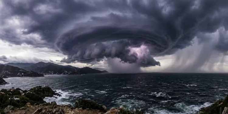 ¡Alerta en el Pacífico! Se forma la tormenta tropical Vance y escalaría a Huracán Categoría 3