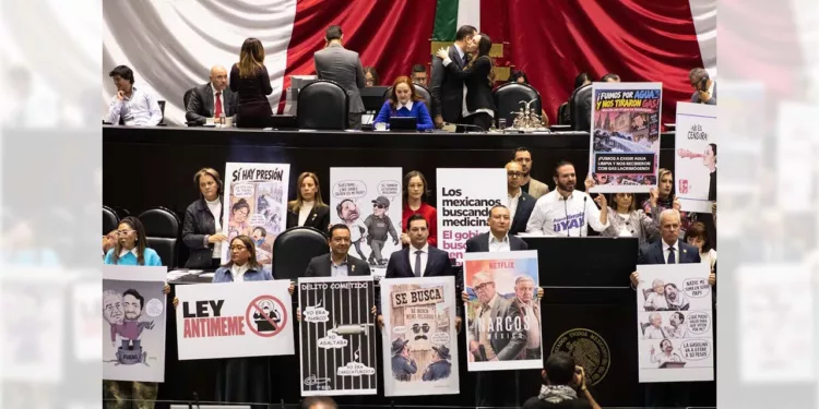 Foto: Agencias // La protesta de la oposición ante la legislación que atenta contra la libertad de expresión.