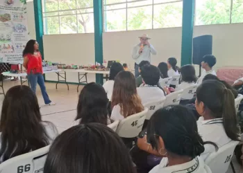 CBTa 37 celebra 52 años formando generaciones en San Pedro Pochutla