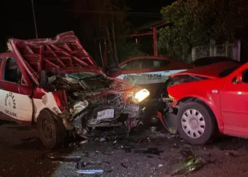 ¡NO SOBREVIVIÓ AL IMPACTO! Taxista muere tras fuerte choque en el crucero de San Joaquín