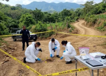 ¡Emboscada mortal en Jalapa de Díaz! Asesinan a un hombre a machetazos y balazos; su sobrino queda grave