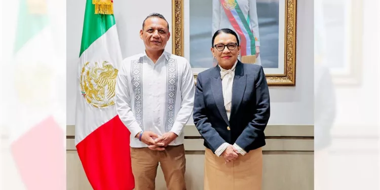 Foto: Secretaría de Gobernación // Francisco Vázquez Jiménez y Rosa Icela Rodriguez.