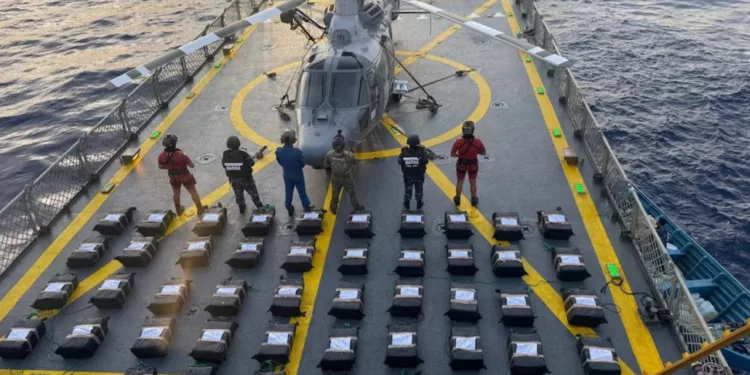 ¡Cerco al narcotráfico en Oaxaca! Marina y Guardia Costera interceptan embarcación más de una tonelada de cocaína