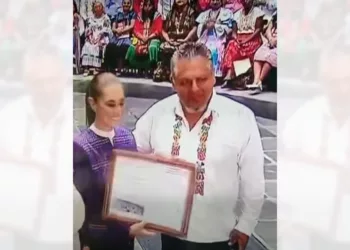Habitantes de Talea de Castro entregaron un presente a Claudia Sheinbaum Pardo