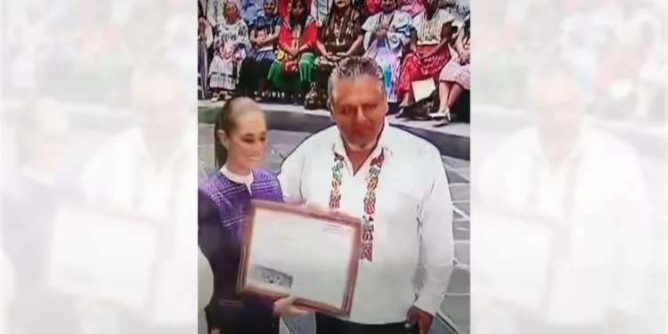 Habitantes de Talea de Castro entregaron un presente a Claudia Sheinbaum Pardo