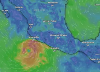 ¡Simón amenaza con alcanzar categoría 4! Prevén impacto en Jalisco con vientos de hasta 230 km/h