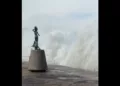 Simón desborda calles en la costa de Jalisco; alertan que el peligro sigue cerca de Puerto Vallarta