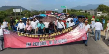 ¡Indignación en el Istmo! Sección 22 sale a las calles por el asesinato del profesor Leví Peralta