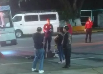 ¡Madrugada mortal en Huajuapan! Mujer muere tras choque entre dos motocicletas