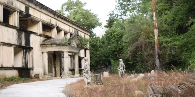 De mansión de los excesos a aulas públicas: Sheinbaum convertirá la residencia de ‘El Negro’ Durazo en universidad y preparatoria