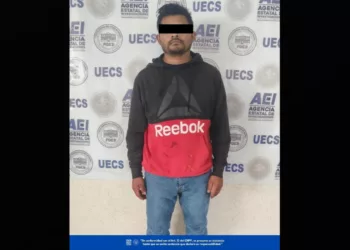 ¡TERROR EN LA 135! Hombres armados interceptan vehículo, secuestran a un ocupante y exigen $1 millón