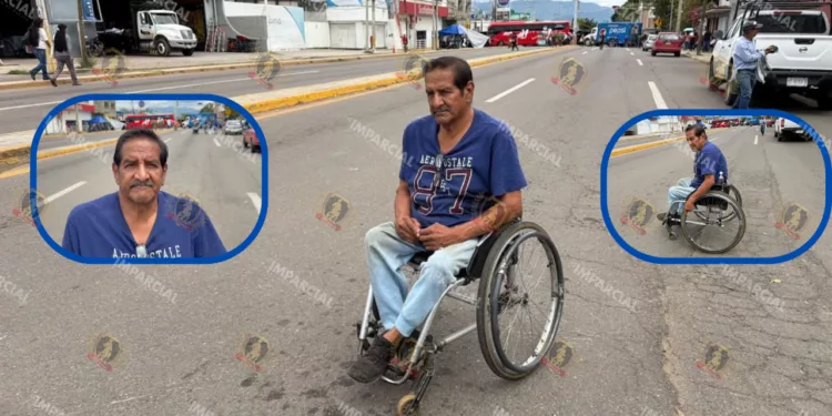 VIDEO | ¡Cuando la calle se cierra, ellos quedan atrapados! El calvario de moverse en silla de ruedas por Oaxaca